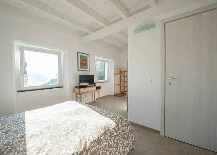 Casa Faveto, New On Golfo Paradiso!