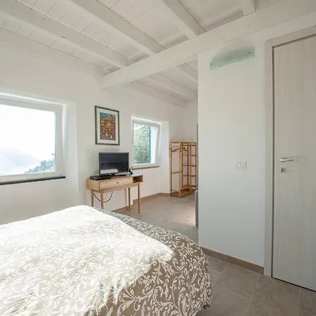 Casa Faveto, New On Golfo Paradiso!